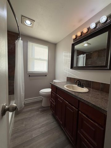 1121 Harris Rd, Winfield, KS 67156