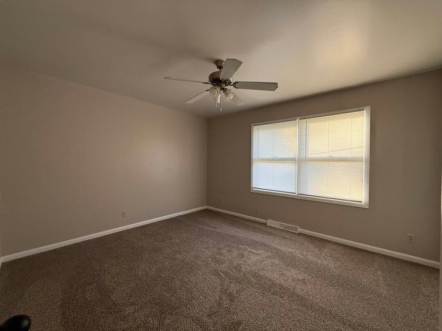 1121 Harris Rd, Winfield, KS 67156