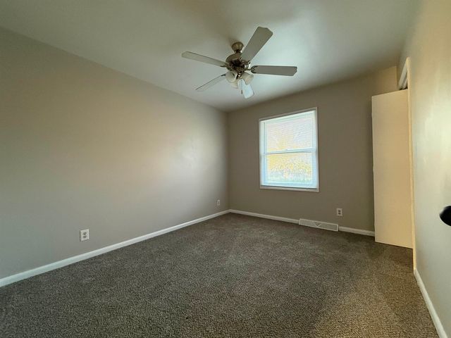 1121 Harris Rd, Winfield, KS 67156