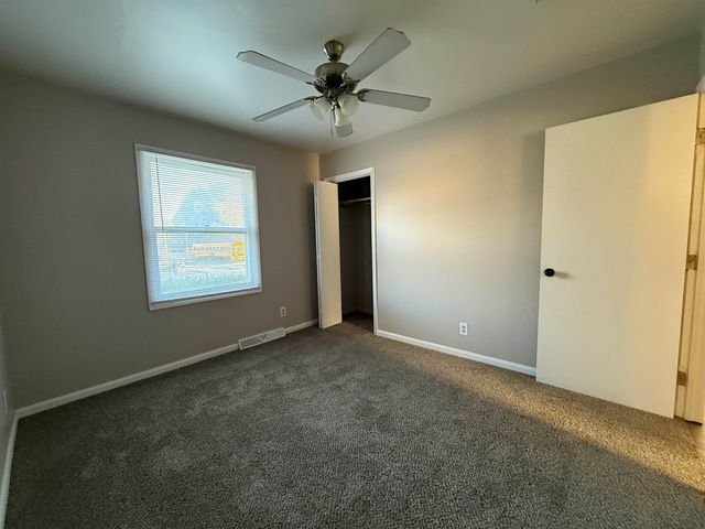 1121 Harris Rd, Winfield, KS 67156