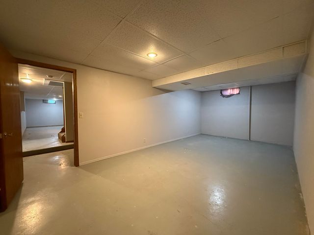 1121 Harris Rd, Winfield, KS 67156