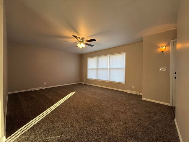 1121 Harris Rd, Winfield, KS 67156