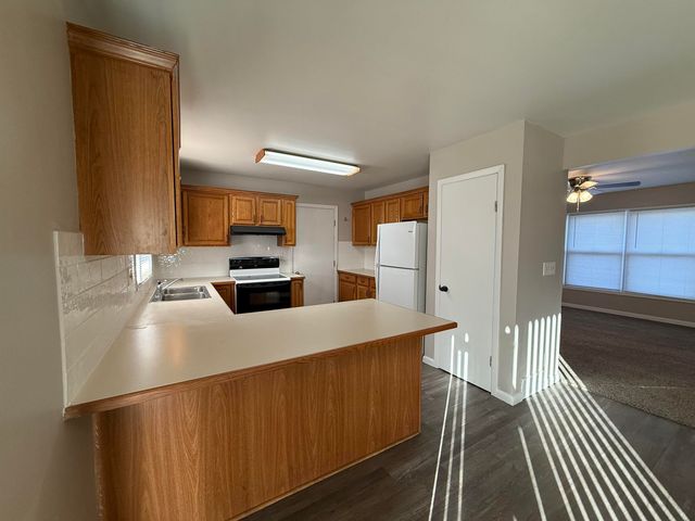 1121 Harris Rd, Winfield, KS 67156