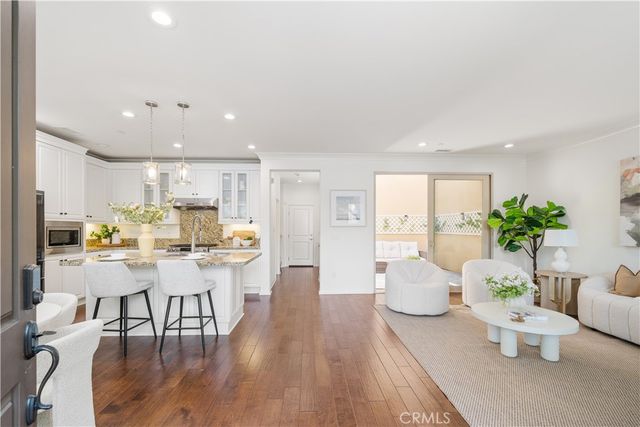 204 Kempton, Irvine, CA 92620