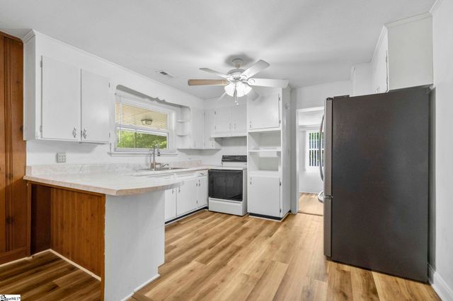 206 Greenbriar Drive, Simpsonville, SC 29680