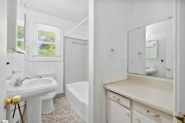 206 Greenbriar Drive, Simpsonville, SC 29680