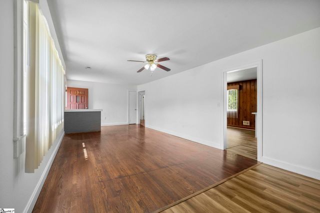 206 Greenbriar Drive, Simpsonville, SC 29680