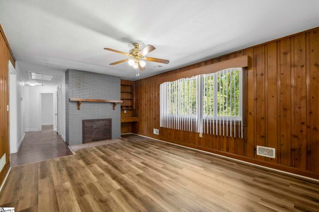 206 Greenbriar Drive, Simpsonville, SC 29680