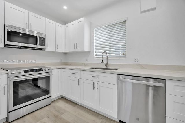 1401 NE 152nd St, North Miami Beach, FL 33162