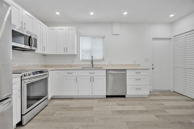 1401 NE 152nd St, North Miami Beach, FL 33162