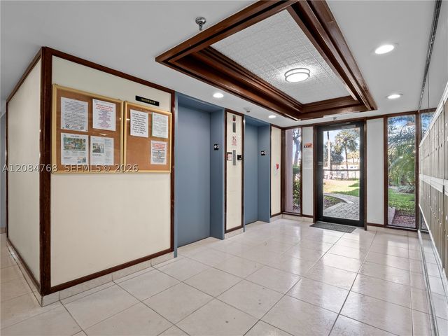 671 NE 195th St 329E, Miami, FL 33179