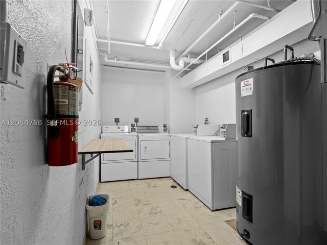 671 NE 195th St 329E, Miami, FL 33179