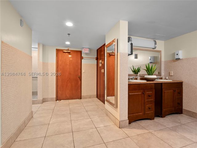 671 NE 195th St 329E, Miami, FL 33179