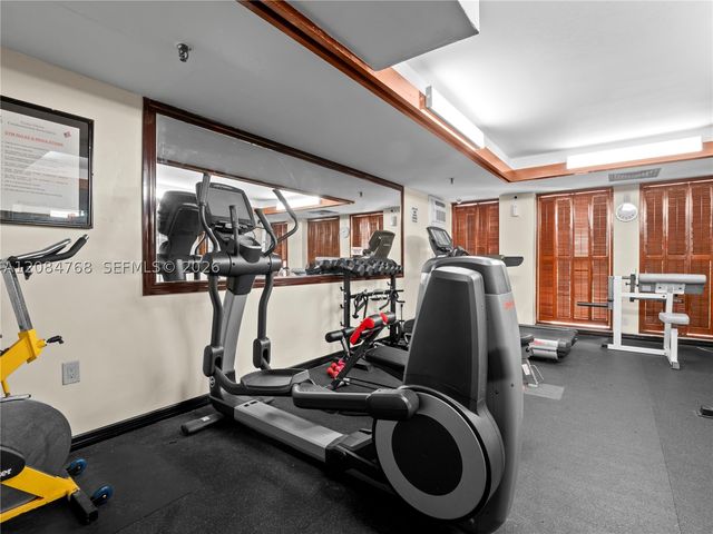671 NE 195th St 329E, Miami, FL 33179