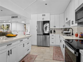671 NE 195th St 329E, Miami, FL 33179