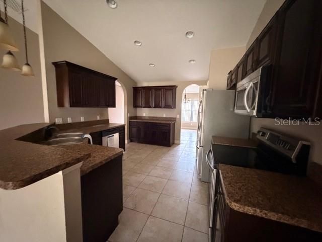 8 REDWOOD RUN COURT, Ocala, FL 34472