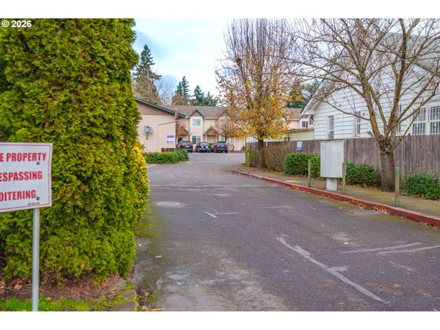 14937 Se STARK St, Portland, OR 97233