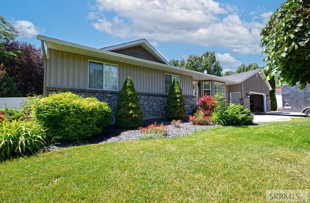 1900 S Spencer Lane, Ammon, ID 83406