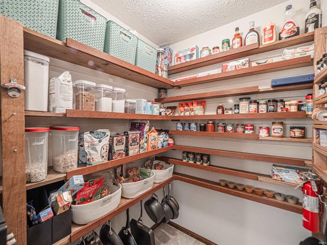 7513 E Blackford Avenue, Evansville, IN 47715