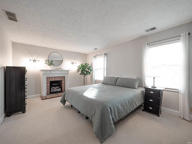 7513 E Blackford Avenue, Evansville, IN 47715