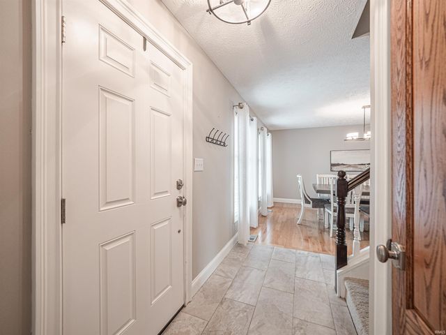 7513 E Blackford Avenue, Evansville, IN 47715