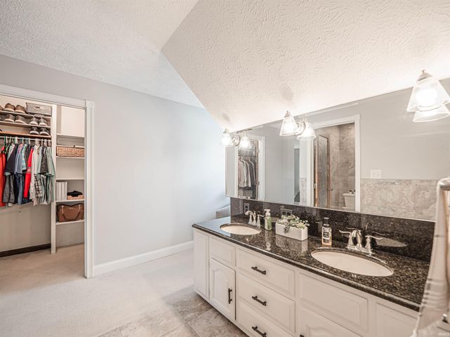 7513 E Blackford Avenue, Evansville, IN 47715