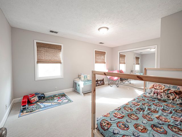 7513 E Blackford Avenue, Evansville, IN 47715