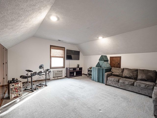 7513 E Blackford Avenue, Evansville, IN 47715