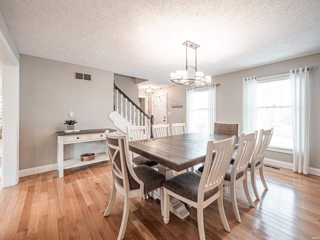 7513 E Blackford Avenue, Evansville, IN 47715