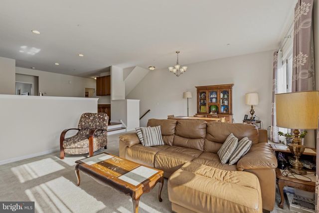 332 REDBUD LN, Kennett Square, PA 19348