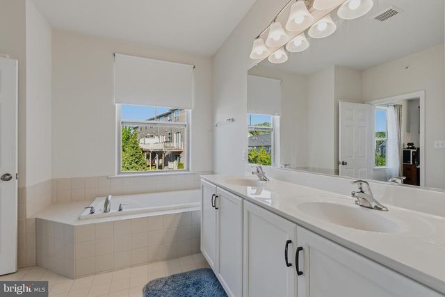 332 REDBUD LN, Kennett Square, PA 19348