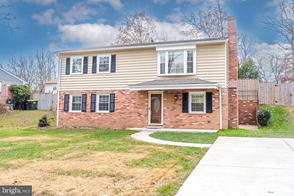 13715 SMALLWOOD CT, Chantilly, VA 20151