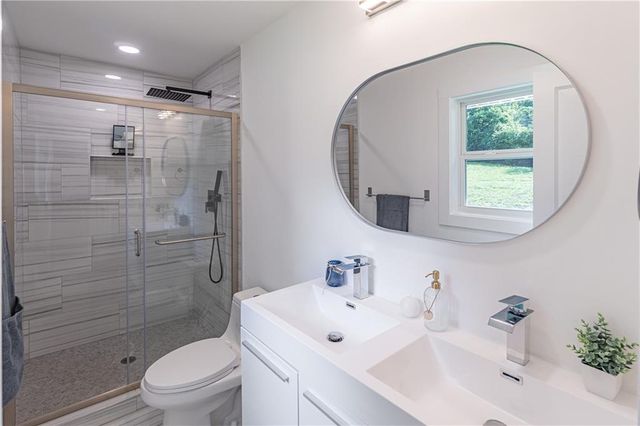 2471 Spring Drive SE, Smyrna, GA 30080