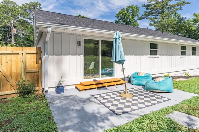 2471 Spring Drive SE, Smyrna, GA 30080