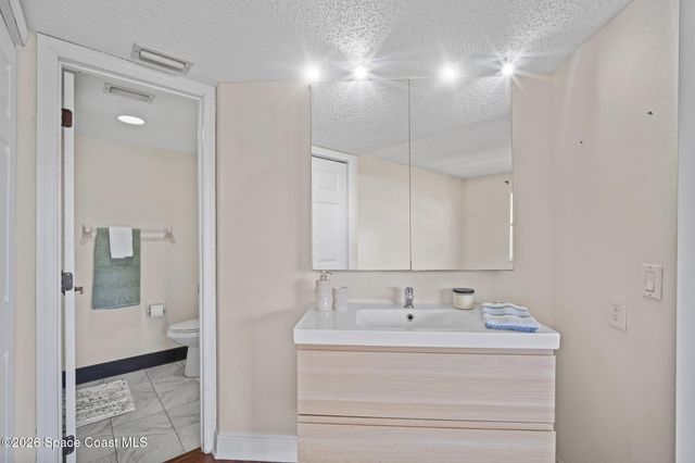 963 Sonesta Avenue NE 206, Palm Bay, FL 32905