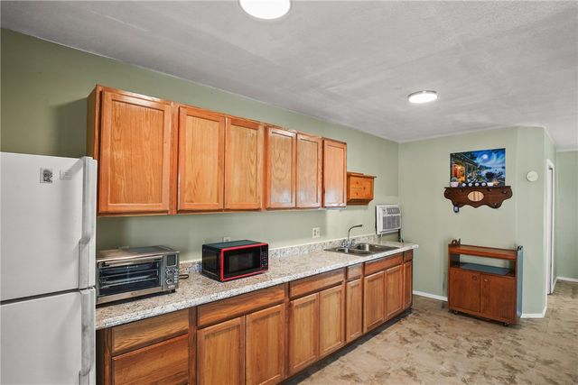 1354 S Don Luis Road, Golden Valley, AZ 86413