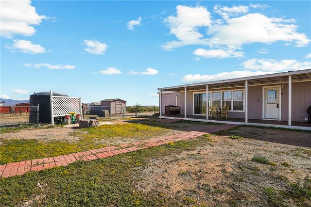 1354 S Don Luis Road, Golden Valley, AZ 86413