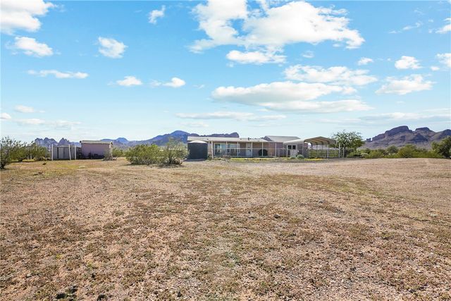 1354 S Don Luis Road, Golden Valley, AZ 86413
