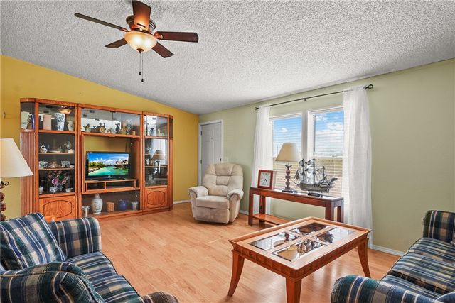 1354 S Don Luis Road, Golden Valley, AZ 86413