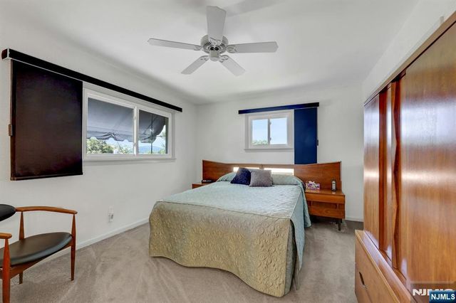 37 Hilltop Terrace, Bloomingdale, NJ 07403