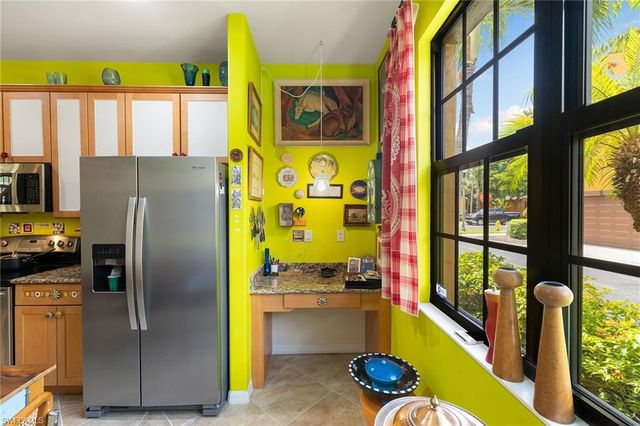 8957 Malibu ST 502, Naples, FL 34113