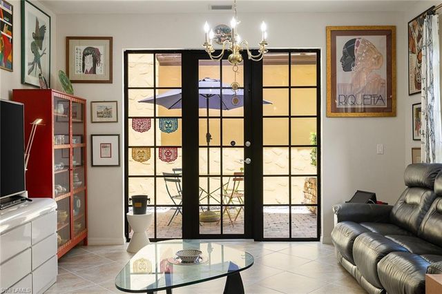 8957 Malibu ST 502, Naples, FL 34113