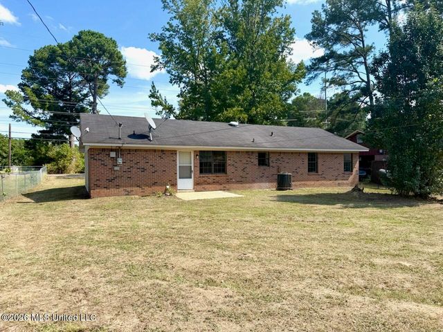 409 Lehmberg Road, Columbus, MS 39702