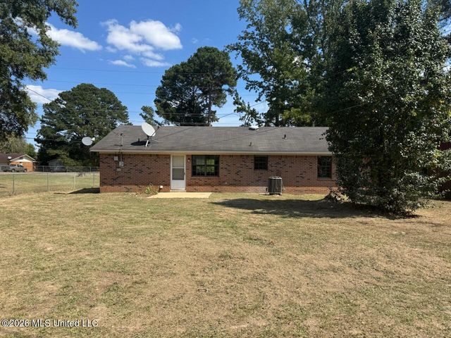 409 Lehmberg Road, Columbus, MS 39702