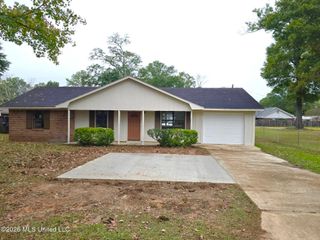 409 Lehmberg Road, Columbus, MS 39702