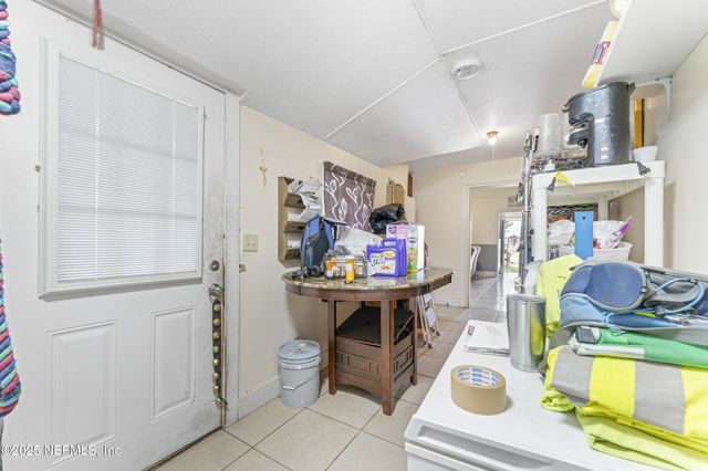37885 KINGS FERRY Road, Hilliard, FL 32046