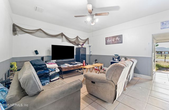 37885 KINGS FERRY Road, Hilliard, FL 32046