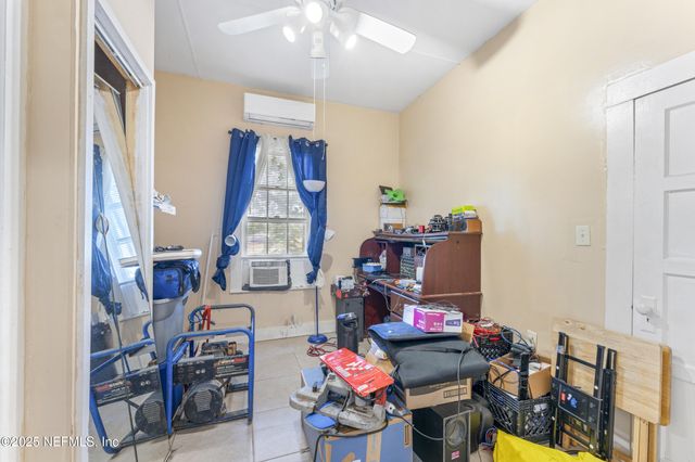 37885 KINGS FERRY Road, Hilliard, FL 32046