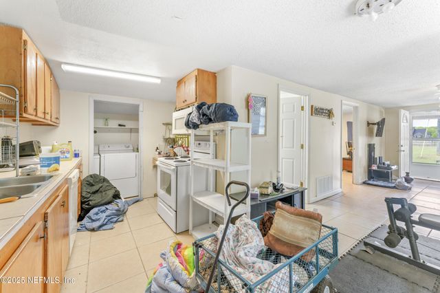 37885 KINGS FERRY Road, Hilliard, FL 32046