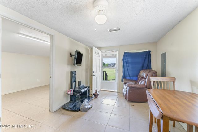 37885 KINGS FERRY Road, Hilliard, FL 32046
